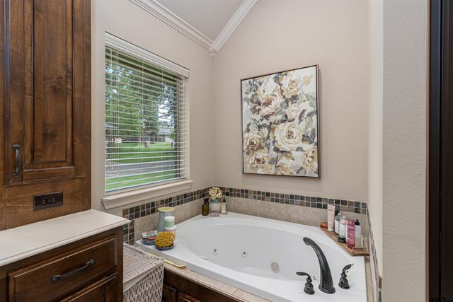 1604 CIMMARRON TRL, Tyler, TX 75703