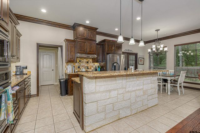 1604 CIMMARRON TRL, Tyler, TX 75703