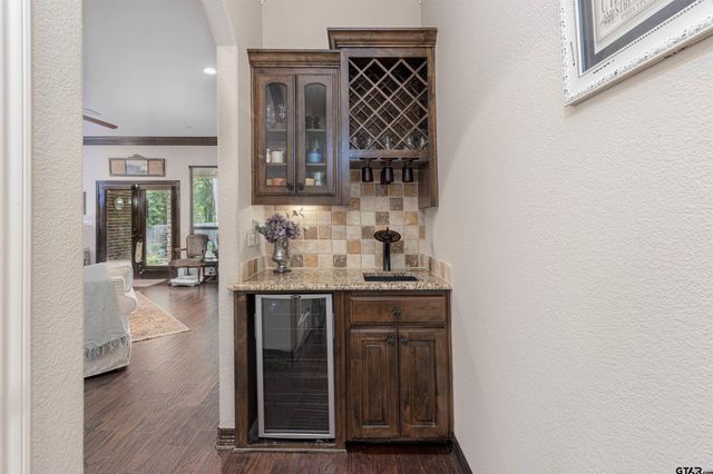 1604 CIMMARRON TRL, Tyler, TX 75703