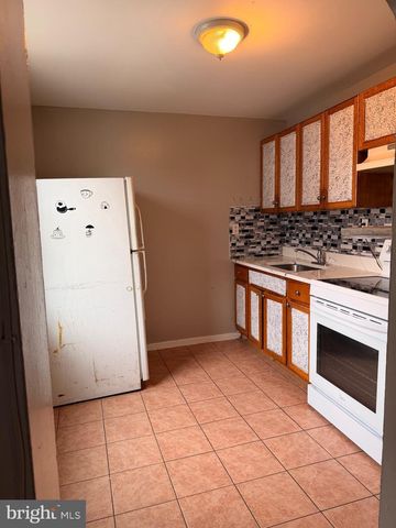 2636 EMERALD ST, Philadelphia, PA 19125