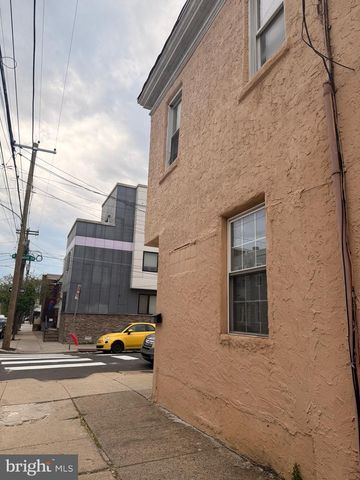 2636 EMERALD ST, Philadelphia, PA 19125