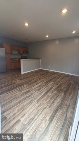 2636 EMERALD ST, Philadelphia, PA 19125