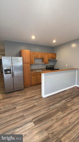 2636 EMERALD ST, Philadelphia, PA 19125