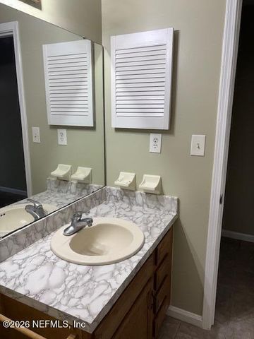 548 STAFFORDSHIRE Drive, Jacksonville, FL 32225