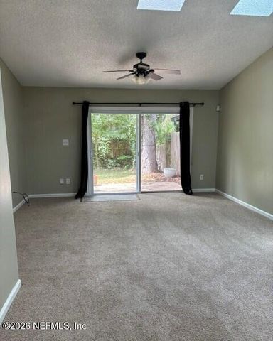 548 STAFFORDSHIRE Drive, Jacksonville, FL 32225