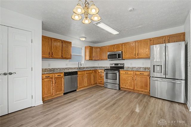 1562 Farrington Drive, Kettering, OH 45420