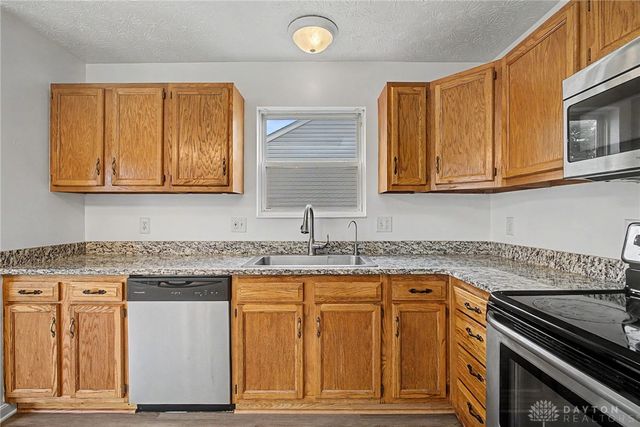 1562 Farrington Drive, Kettering, OH 45420