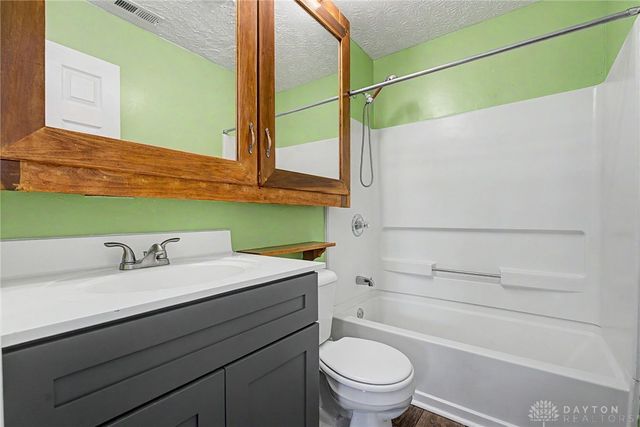 1562 Farrington Drive, Kettering, OH 45420