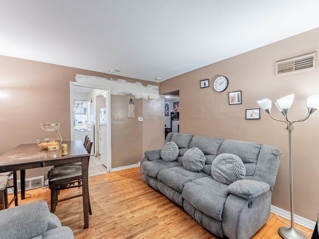 3847 Euclid Avenue, Berwyn, IL 60402