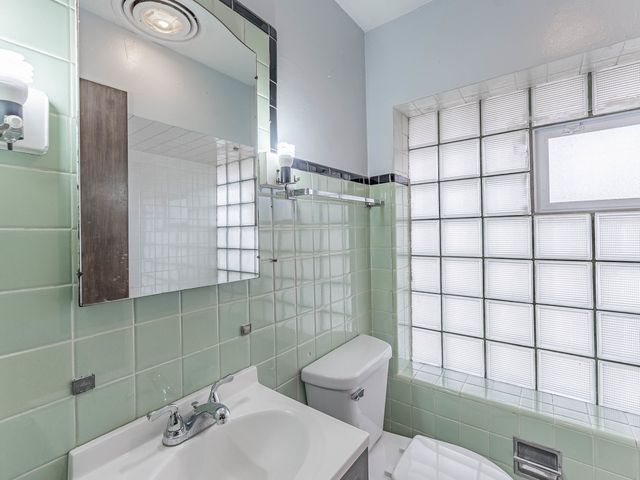 3847 Euclid Avenue, Berwyn, IL 60402