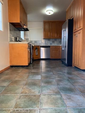 14412 Collins, Sherman Oaks, CA 91401