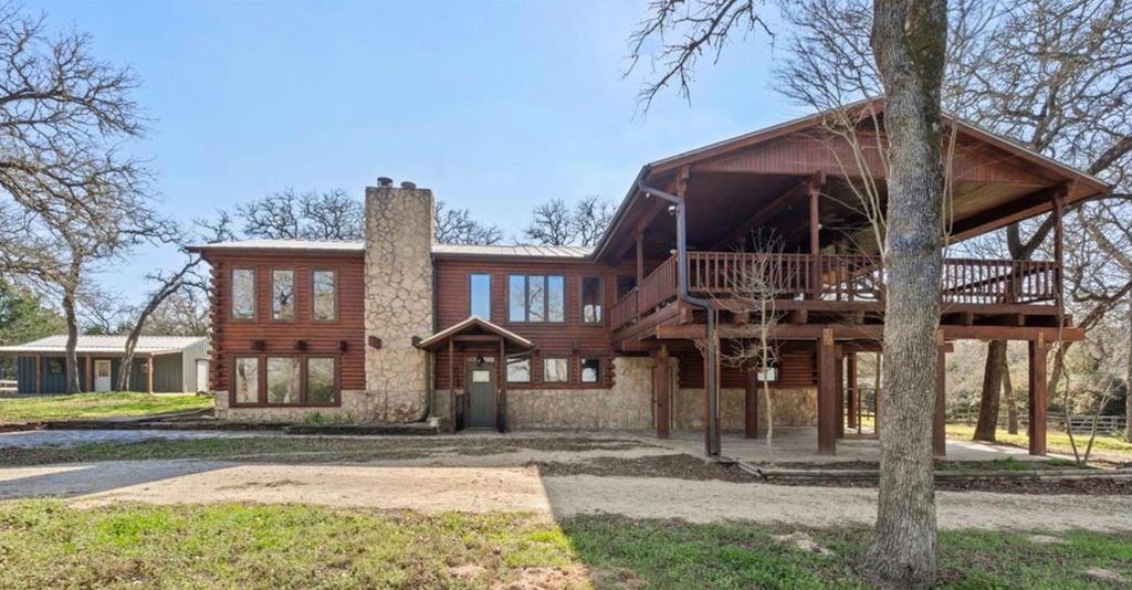 180 Bradley LN, Rosanky, TX 78953