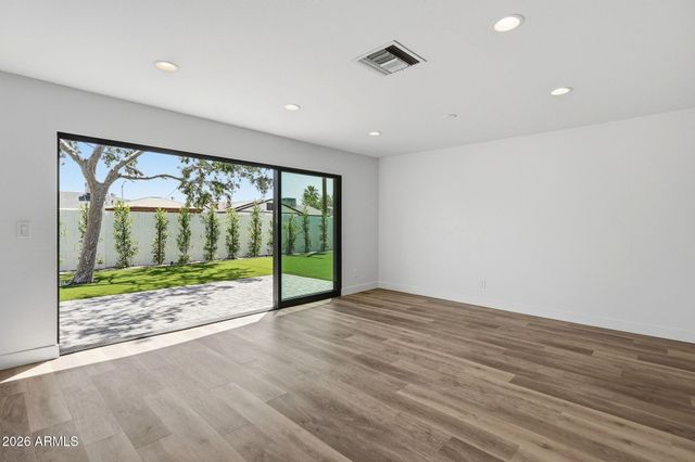 7641 E AVALON Drive, Scottsdale, AZ 85251