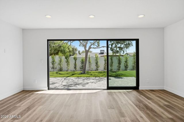 7641 E AVALON Drive, Scottsdale, AZ 85251