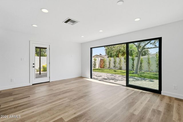 7641 E AVALON Drive, Scottsdale, AZ 85251