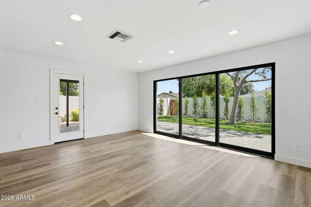 7641 E AVALON Drive, Scottsdale, AZ 85251