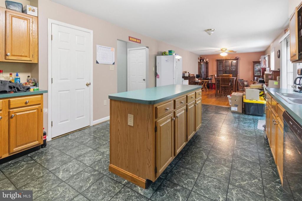 Image 10 of property listing at 5817 MAGNOLIA CIR, Saint Leonard, MD 20685