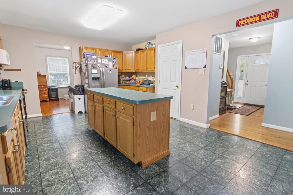 Image 11 of property listing at 5817 MAGNOLIA CIR, Saint Leonard, MD 20685