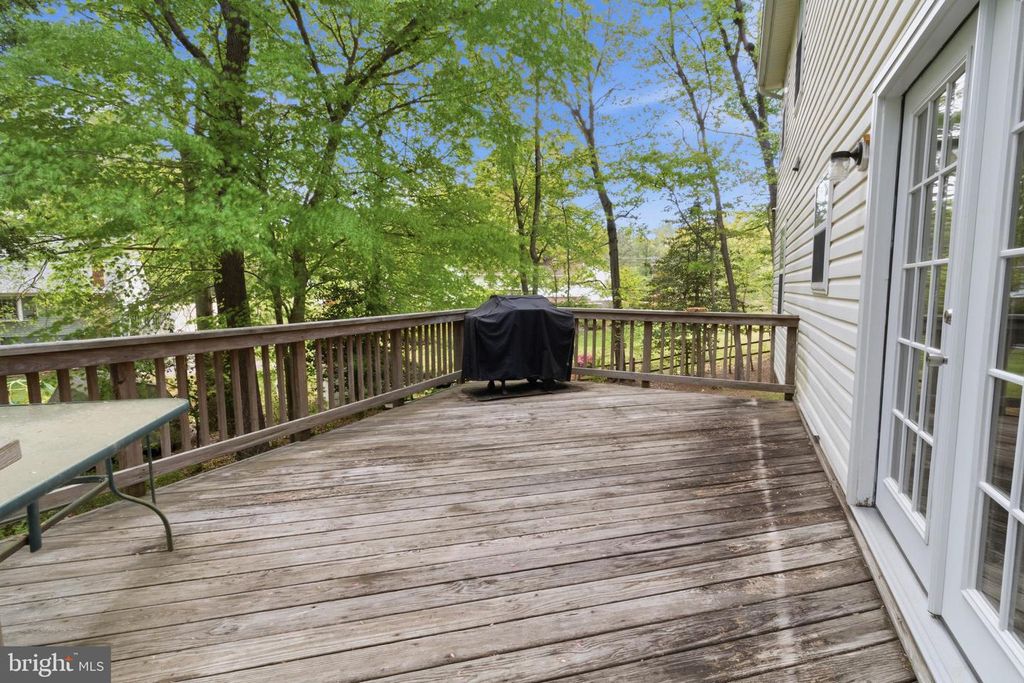 Image 15 of property listing at 5817 MAGNOLIA CIR, Saint Leonard, MD 20685