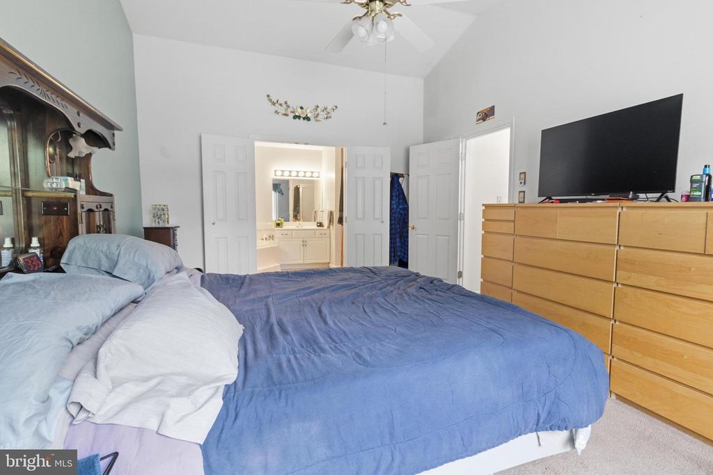 Image 20 of property listing at 5817 MAGNOLIA CIR, Saint Leonard, MD 20685