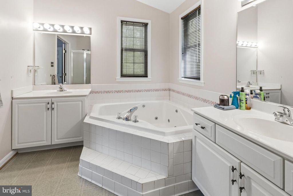 Image 22 of property listing at 5817 MAGNOLIA CIR, Saint Leonard, MD 20685