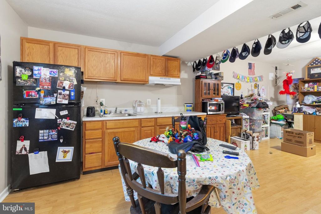 Image 45 of property listing at 5817 MAGNOLIA CIR, Saint Leonard, MD 20685