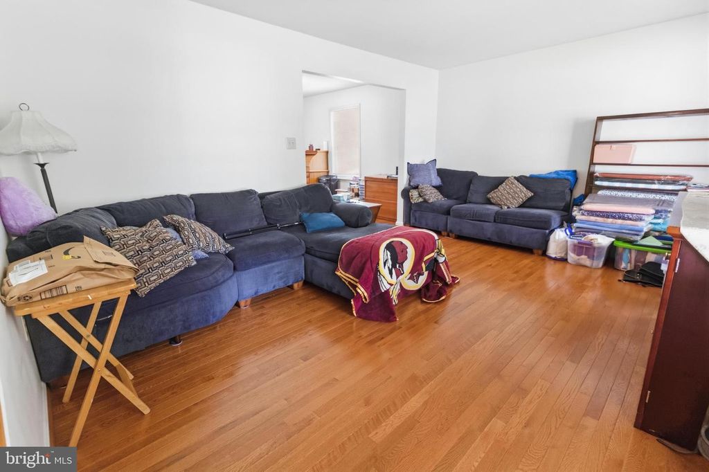 Image 5 of property listing at 5817 MAGNOLIA CIR, Saint Leonard, MD 20685