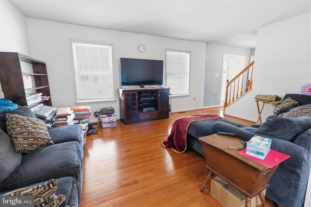 Image 6 of property listing at 5817 MAGNOLIA CIR, Saint Leonard, MD 20685