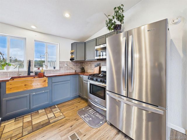 699 Cedar Hills Road, Penrose, CO 81240