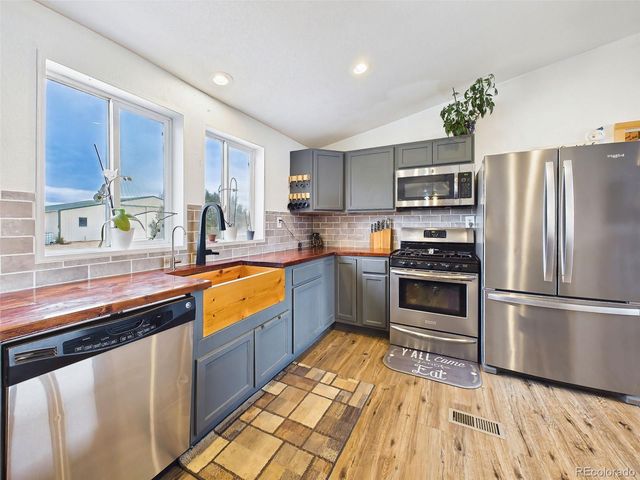 699 Cedar Hills Road, Penrose, CO 81240