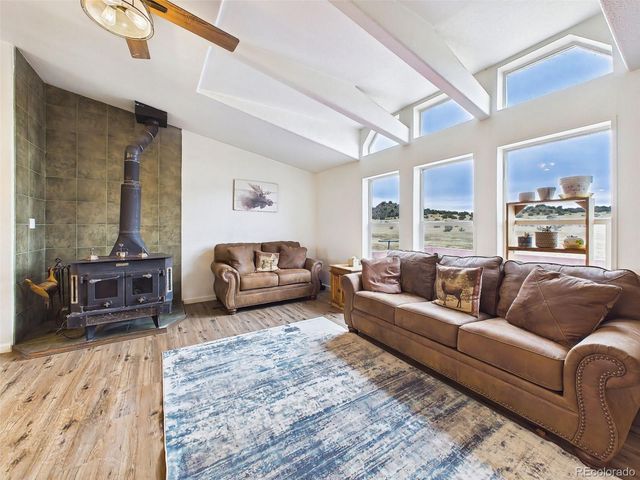 699 Cedar Hills Road, Penrose, CO 81240