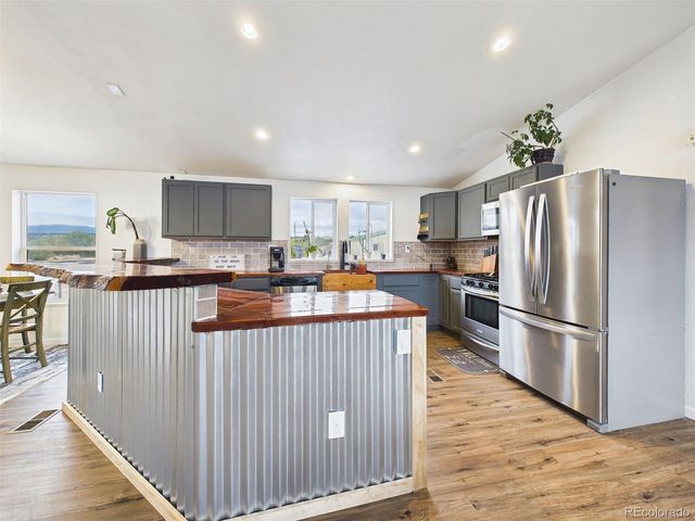 699 Cedar Hills Road, Penrose, CO 81240