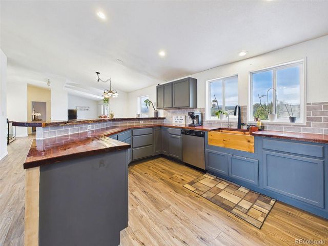 699 Cedar Hills Road, Penrose, CO 81240