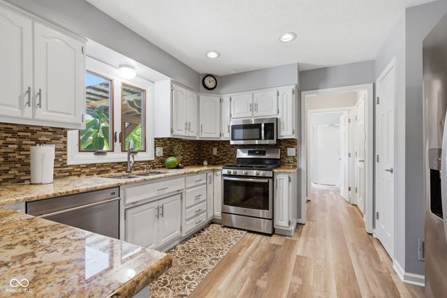 7172 W Anton Way, New Palestine, IN 46163
