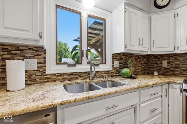 7172 W Anton Way, New Palestine, IN 46163