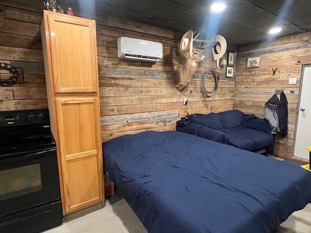 214 Hemphill Street, Hico, TX 76457