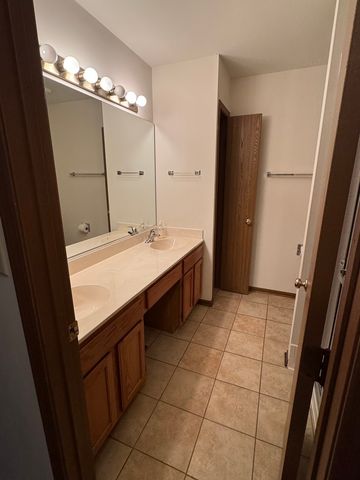 429 Prairieview Drive, Oswego, IL 60543