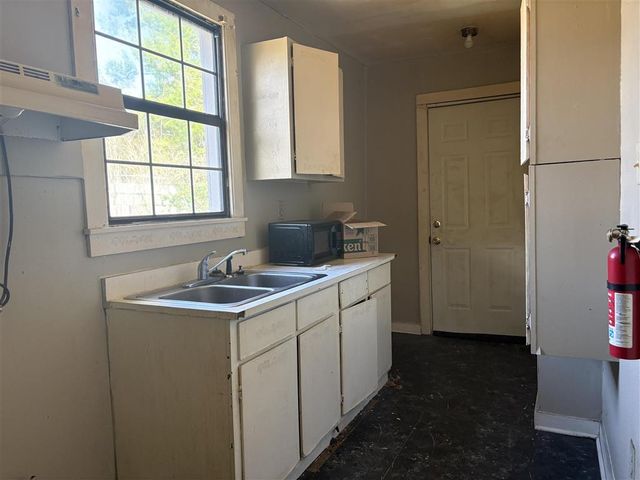 2005 2Nd Ave Avenue, Lake Charles, LA 70601