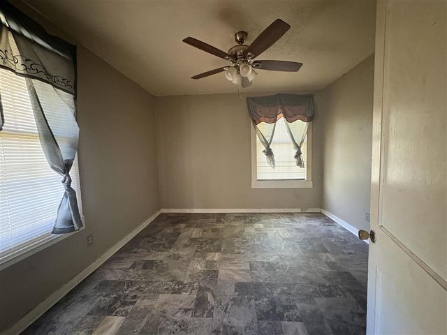 2005 2Nd Ave Avenue, Lake Charles, LA 70601