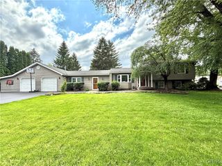 518 Rita Drive, Clay, NY 13212