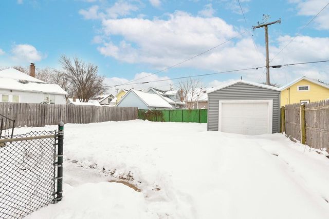 7413 15th AVENUE, Kenosha, WI 53143