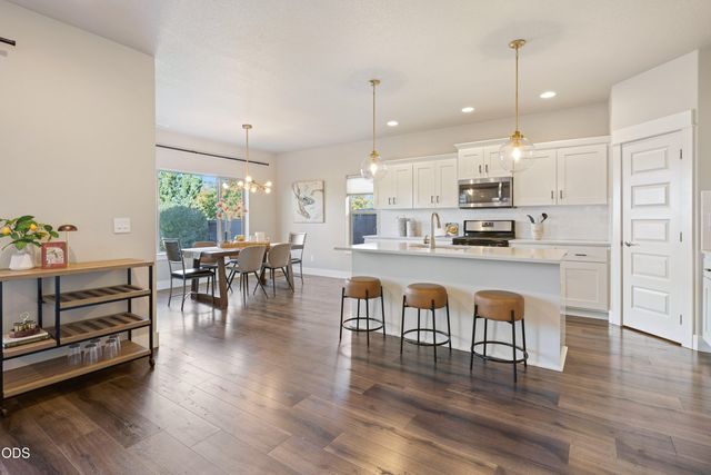 21370 NE Nolan Court, Bend, OR 97701