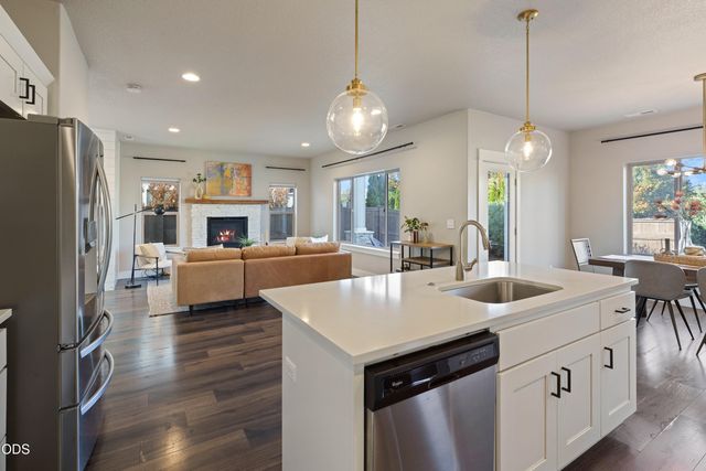 21370 NE Nolan Court, Bend, OR 97701