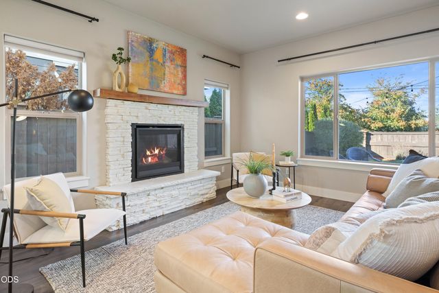 21370 NE Nolan Court, Bend, OR 97701