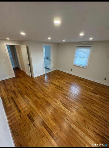 35 Knapps Highway, Fairfield, CT 06825