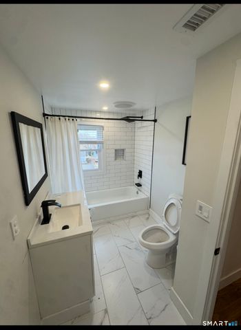 35 Knapps Highway, Fairfield, CT 06825