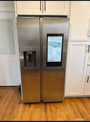 35 Knapps Highway, Fairfield, CT 06825