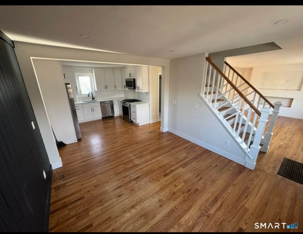 35 Knapps Highway, Fairfield, CT 06825