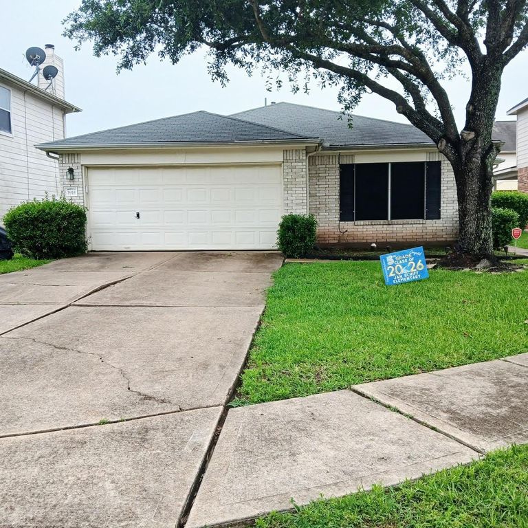 3914 Floral Way Court, Fresno, TX 77545