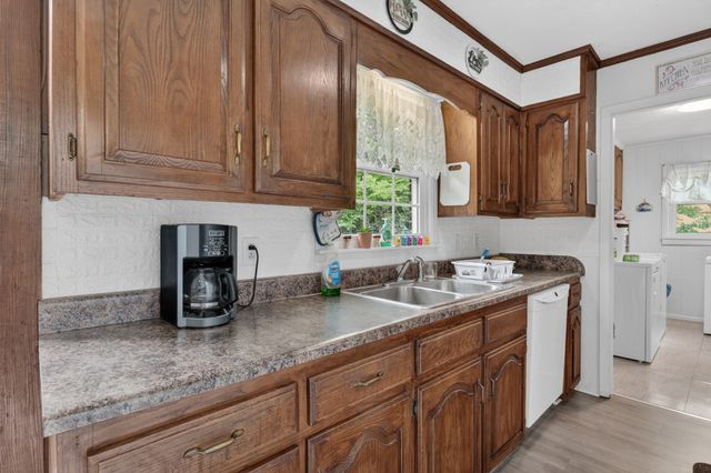 8 Sharpes Hollow Rd, Fayetteville, TN 37334